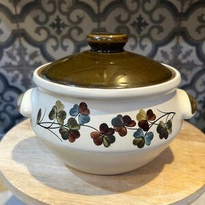 VINTAGE DENBY STONEWARE CROCK- 2 PINTS- SHAMROCK